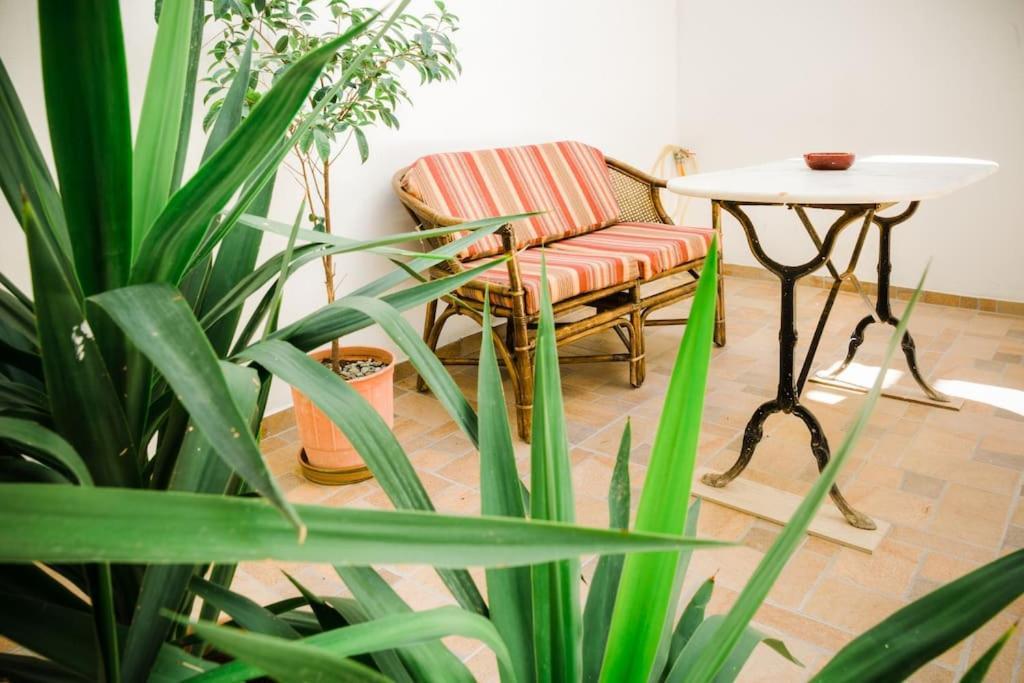 Renovated, Open And Functional Old City House 이라클리온 외부 사진