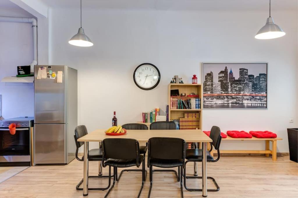 Renovated, Open And Functional Old City House 이라클리온 외부 사진